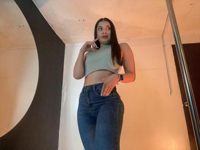 EmmaLombardi - Live porn &amp; sex cam - 28276619