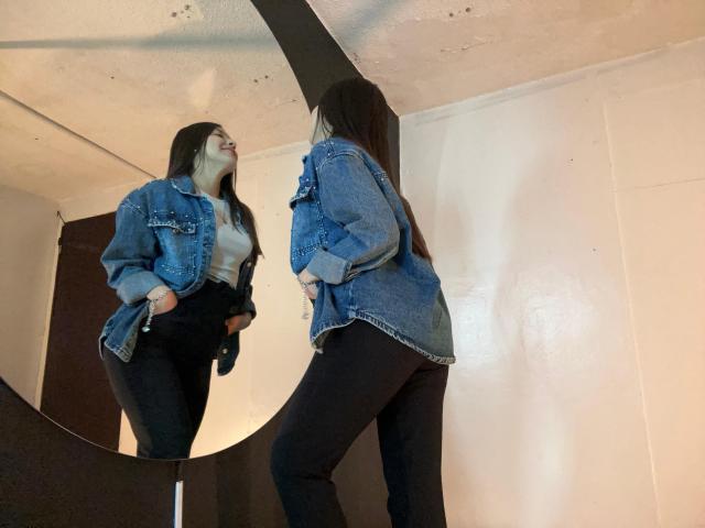 EmmaLombardi - Live porn &amp; sex cam - 28549103