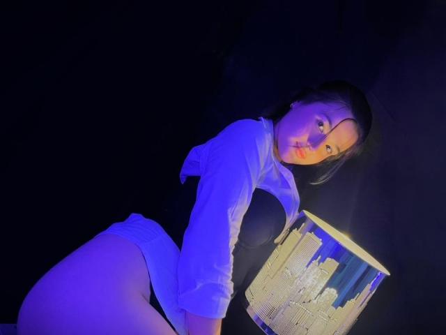 IrisBlair - Live porn &amp; sex cam - 28631321