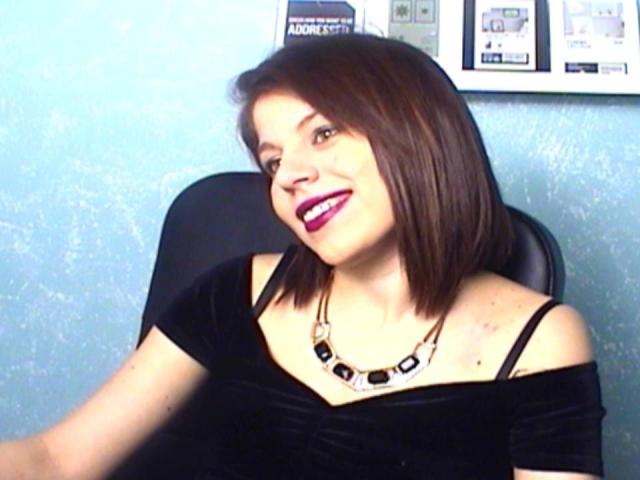 SophiaGreens - Live porn &amp; sex cam - 2906570