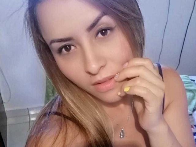 WifeNicole - Live porn &amp; sex cam - 29669894