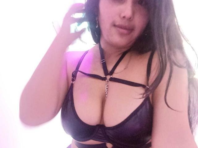 GemmaBellini - Live Sex Cam - 30681944