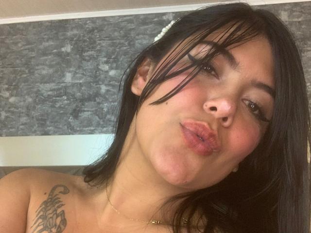CatalinaReiyna - Élő pornó és szexkamera - 30904970