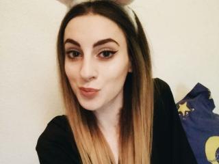 KendallKitten - Webcam live hard with this being from Europe Sexy babes 