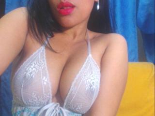 LoveSquirtX - Live cam xXx avec une éblouissante jeune camgirl bien roulée brune foncé  