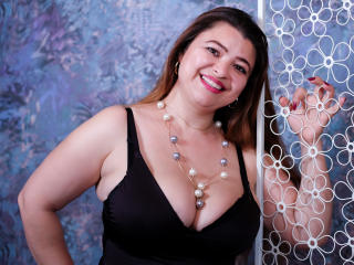 CarrinoStar - Show live excitant avec une Femmes ayant des gros seins sur XLove.com 