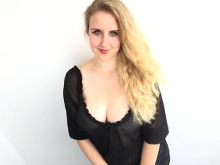 AlisaAmore - Live sex cam - 3733392
