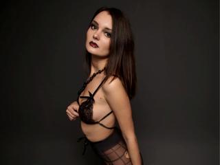 KittenTia - Live cam exciting with this shaved private part Sexy girl 