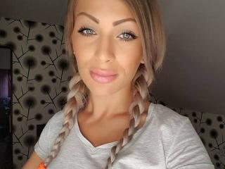 NymphoChaudeX - Webcam live hard with a underweight body Young lady 
