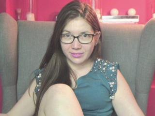 MissElllie - Chat sexy with a European Sexy girl 