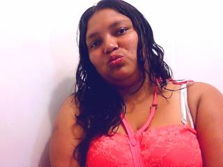SaralyFontain - Live cam nude with this regular body MILF 