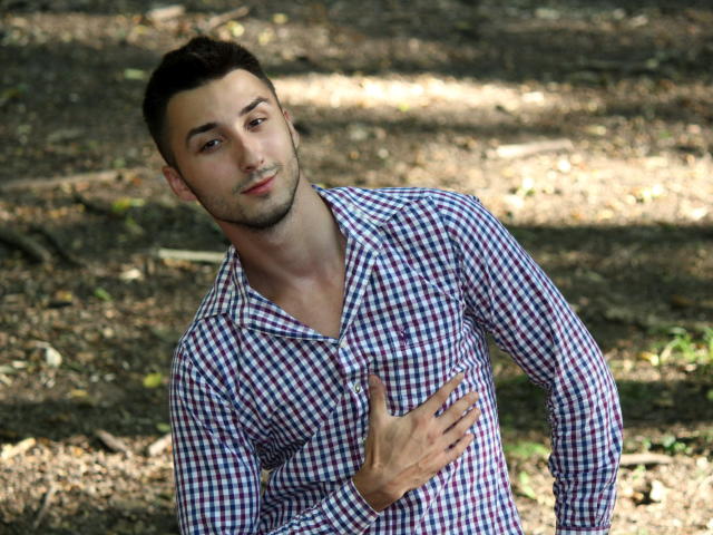 Karolino - chat online hot with this European Horny gay lads 