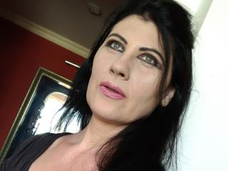 SquirtMatur - Chat sexy with this brunet MILF 