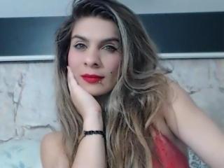 Playfulblond - Live chat porn with this shaved intimate parts Girl 