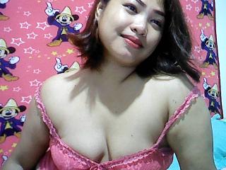 AsianKitty - Chat cam sex with a Young and sexy lady with average boobs 