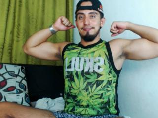 DanielBigDick - Webcam hard with a Horny gay lads with fit physique 