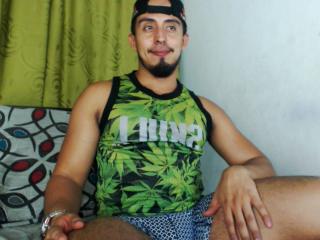 DanielBigDick - Webcam live sexy with this black hair Horny gay lads 