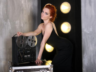 DianaBrie - online show hot with a redhead Girl 