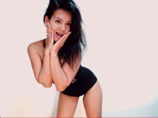 AngieSweet69 - Live cam hard avec cette Séduisante jeune maîtresse en chaleur latinas sur Xlove 