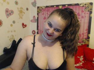 YourOnlyQueen - Live chat hot with this charcoal hair College hotties 