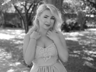 OllyvyaDemi - Video chat xXx with this blond Girl 