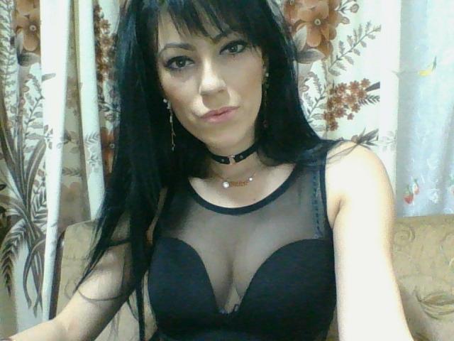 KarlaSweetk - online show exciting with a charcoal hair 18+ teen woman 