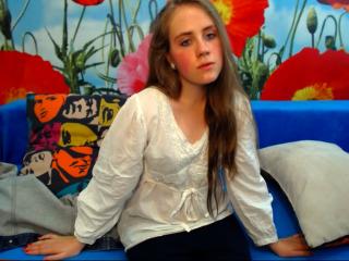 BiancaRoza - Chat cam sex with this skinny body College hotties 