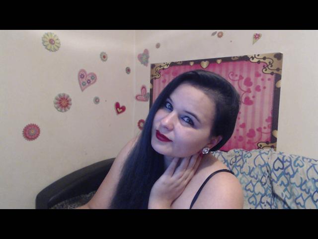 YourOnlyQueen - online chat exciting with this Girl with immense hooters 