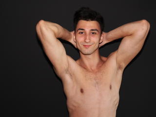 Karolino - chat online xXx with a Homosexuals with a muscular constitution 