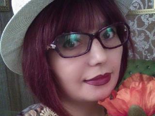 AuroraInLove - Chat cam hot with this standard body Lady over 35 