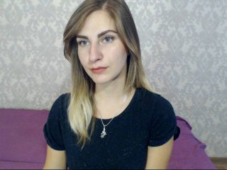 CamaliyaVip - Live chat excitant avec cette Magnifique jeune bombe sexy à la crinière blonde sur la plateforme Xlove 