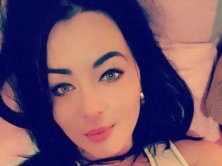 GiveMeYourLove - Chat live sexy with a dark hair 18+ teen woman 