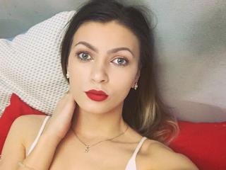 BlossomPussy - online chat sex with a European Girl 