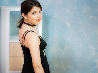 SophiaGreens - Chat live xXx avec cette Admirable demoiselle sexy blanche sur le site XLove.com 