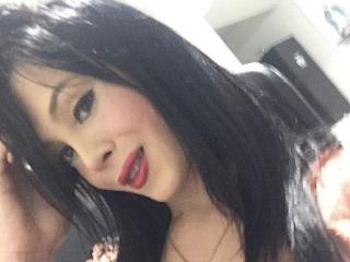 LauSweetTs - Live cam hot avec une Transsexuel avec des cheveux noirs sur Xlove-Trans 