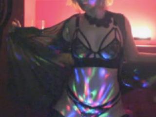 KathyVonk - Live chat nude with a gold hair Girl 