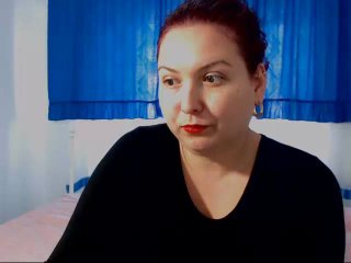 MagicLipsXX - Live cam x avec une Splendide jeune fille en chaleur un peu enrobée sur Xlove 