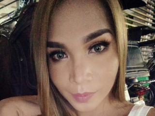 TsAngelPinkButterfly - online show hard with a Trans with regular tits 
