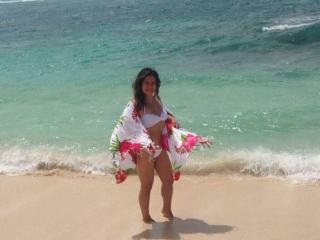 AlisCreamy - Chat intime avec cette Camgirl mature latinas sur la plateforme XLove.com 