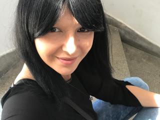 AmethystCharm - Chat sexy avec cette Resplendissante jeune femme européenne sur le service Xlove 