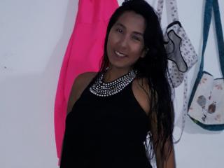 Naturalbigtits - Webcam live porno avec une Femmes au décolleté idéal sur le service Xlove 