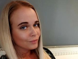 AdorableLena - Live sex cam - 7049942