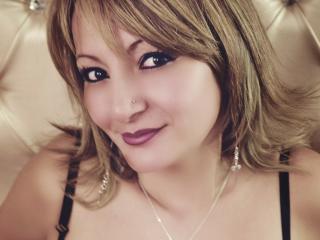 SexyAllisonx - Live Sex Cam - 9021768