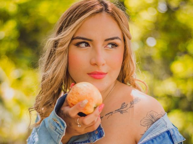 EmilyBrrown - Live sex cam - 9152512