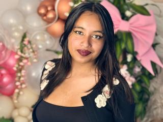 Sexy pic of AaliyahVega