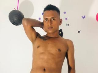 Sexy profile pic of AlbertsBig