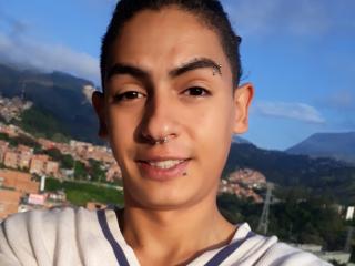 AlexanderBoyLive Webcam