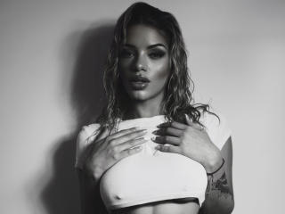 AmeliaDicken XLove Cam