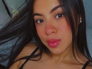 Sexy pic of AnnyHuntt