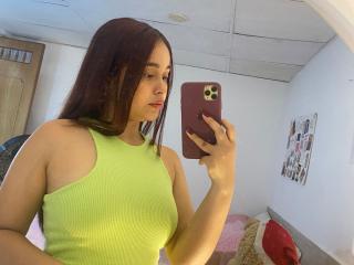 Sexy profile pic of ArianaParra